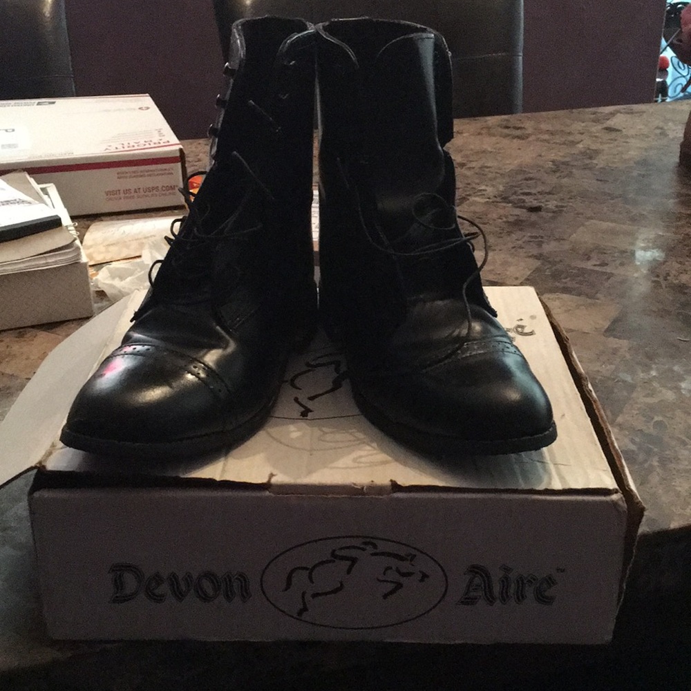 Brand New With Tags Devon Aire Boots